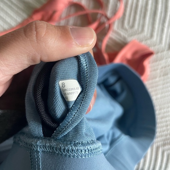 Lululemon energy bras size 8 - Picture 4 of 6